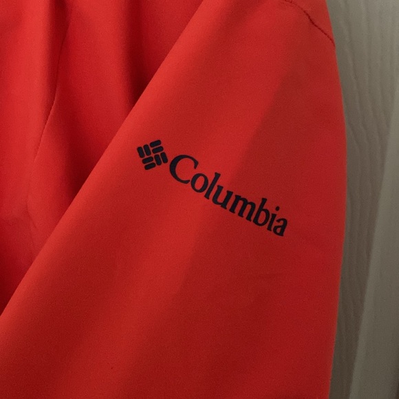 Columbia Ski Jacket. LIKE NEW!!! - Picture 6 of 14